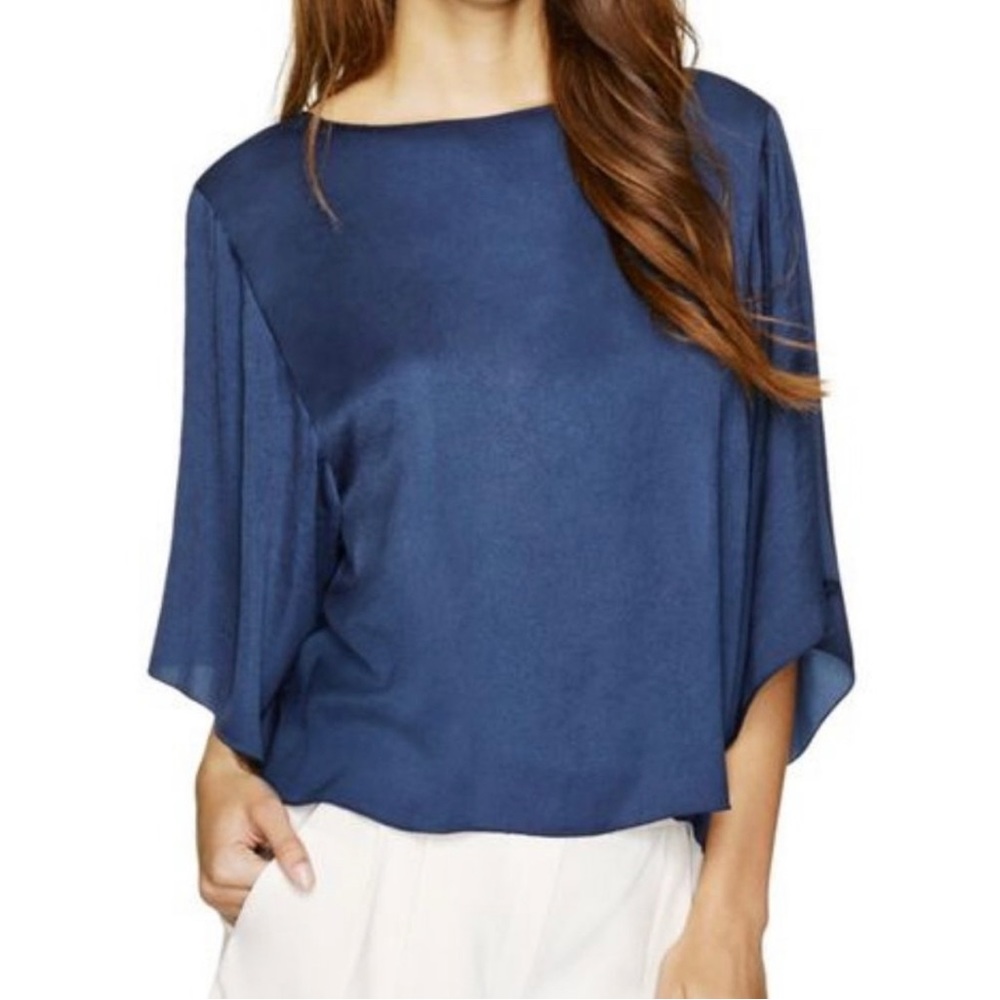 Babaton Aritzia Silky cropped blouse top perfect for the holidays size M